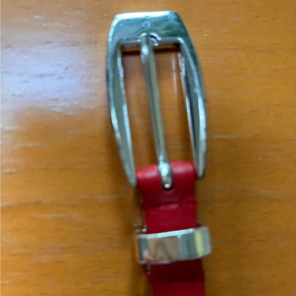 Ellen Tracy skinny red leather belt Medium - Picture 6 of 6
